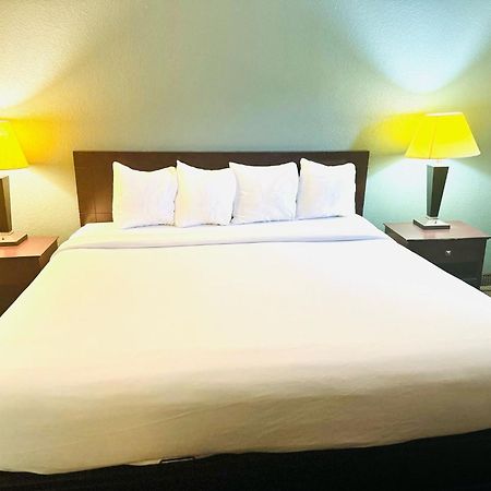 Baymont Inn & Suites By Wyndham Lincoln Ne Exteriör bild